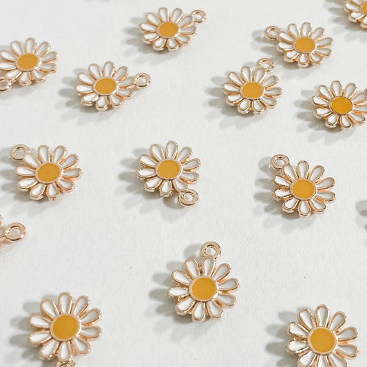 Spring Daisy Flower Charm